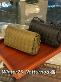 Picture of Bottega Veneta Handbags _SKUfw220371635fw